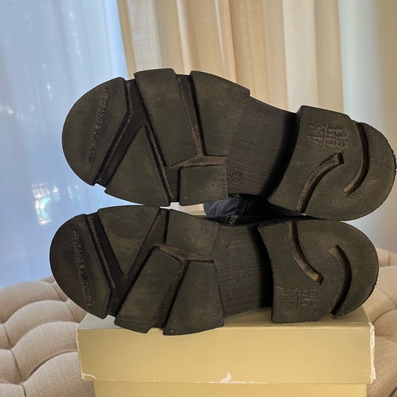 A.S.98 Women’s Sleek Black Leather Boots (38) - Picture 5 of 7